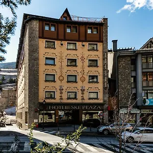 Отель Plaza & Wellness