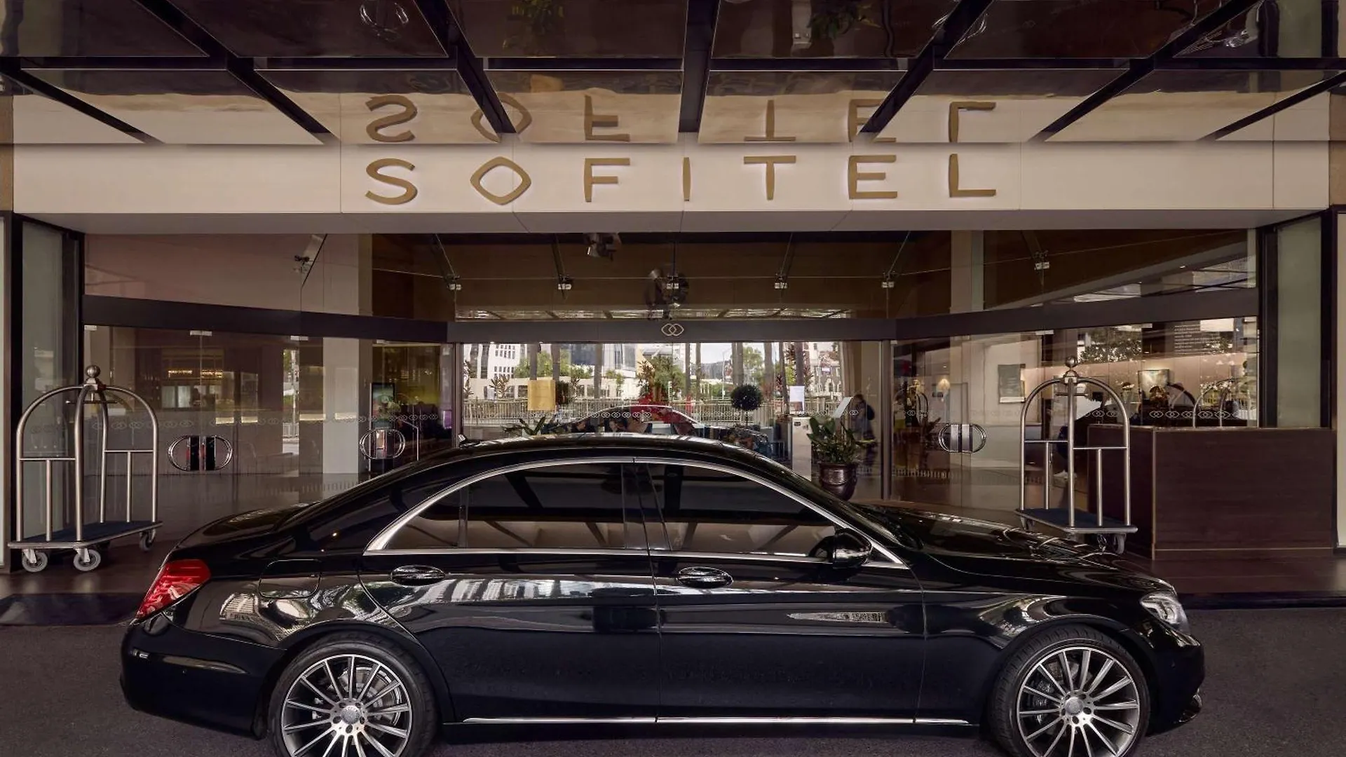 Sofitel Brisbane Central 5*,