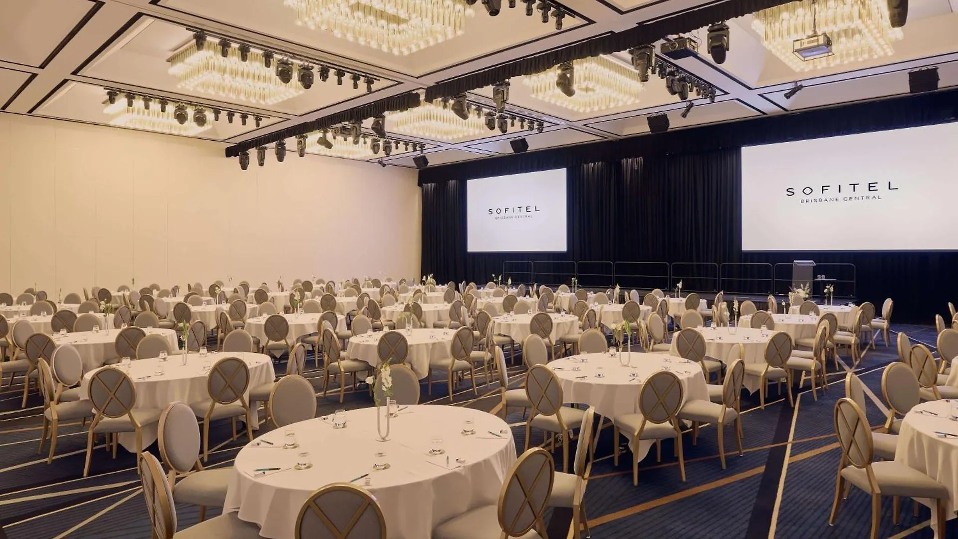 Отель Sofitel Brisbane Central