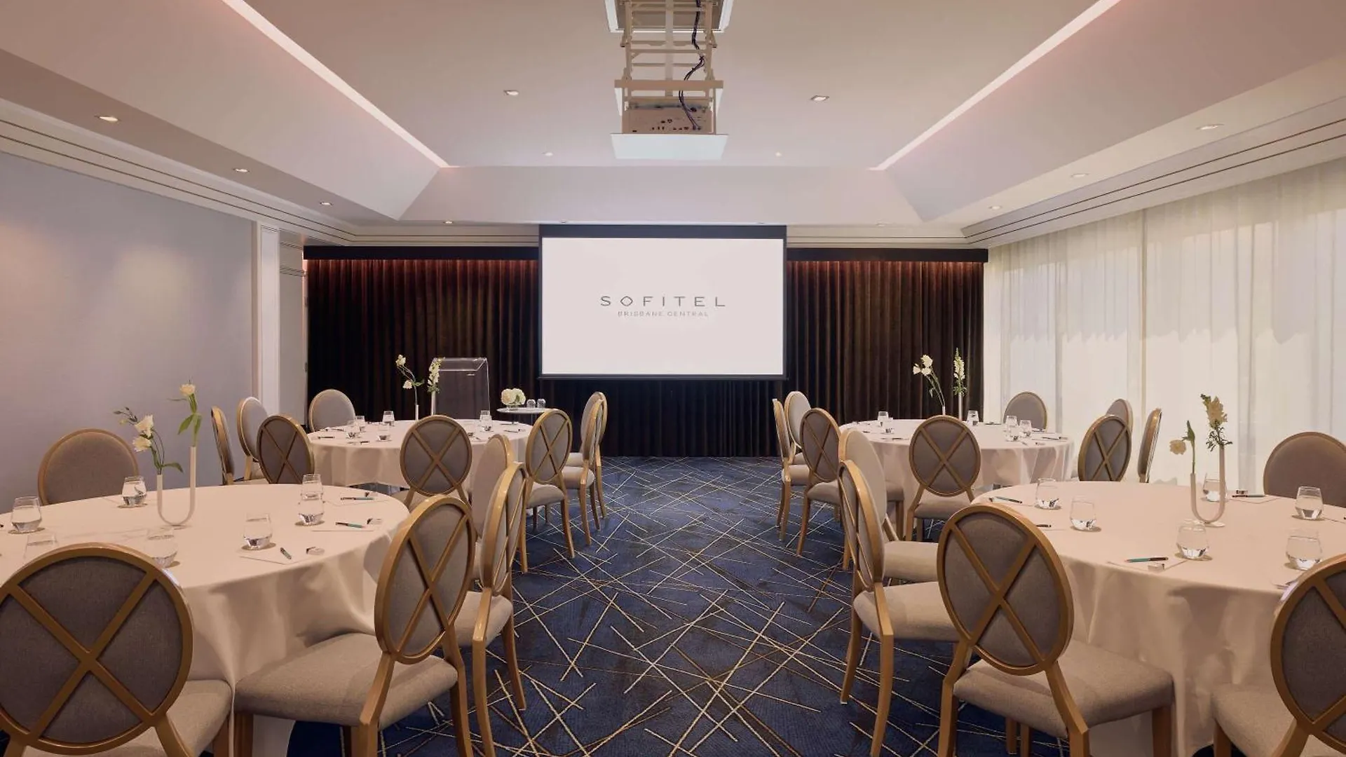Sofitel Brisbane Central Отель