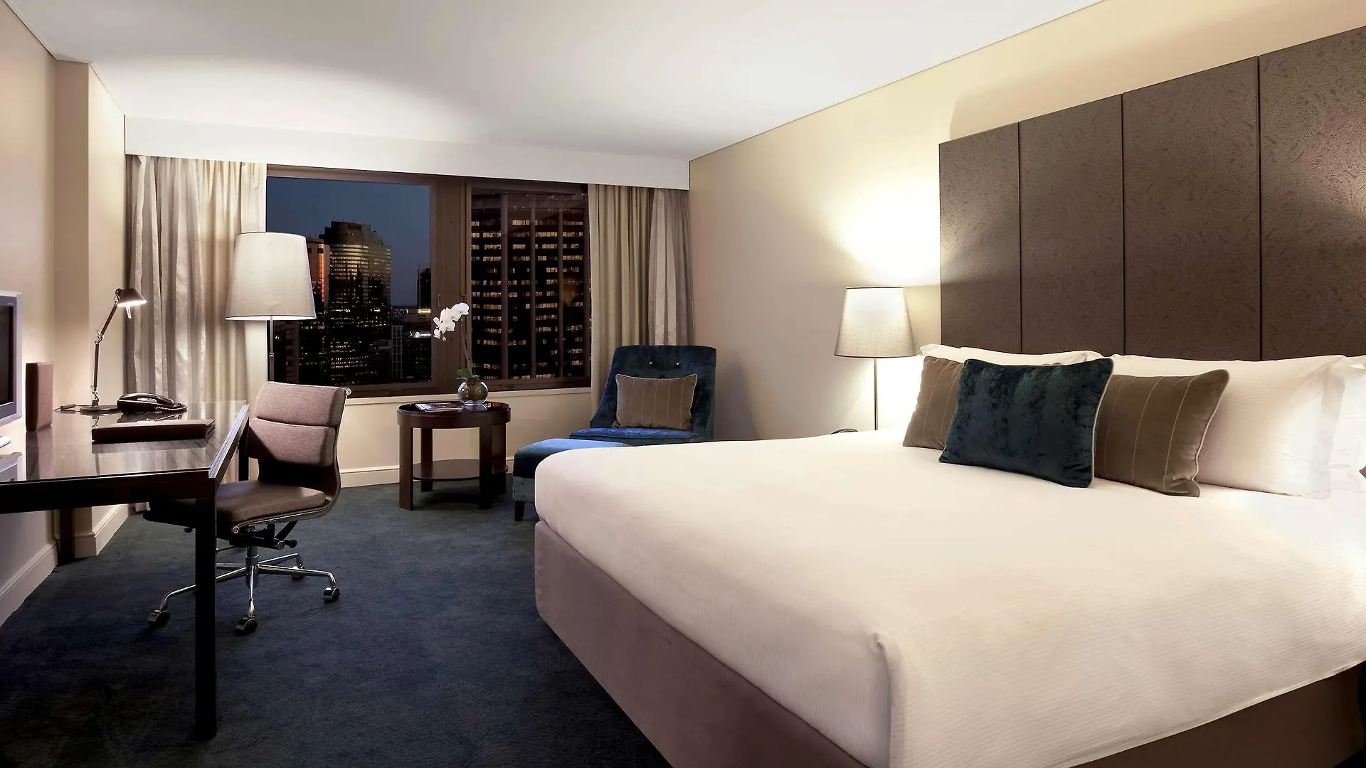 Sofitel Brisbane Central 5*,  Австралия