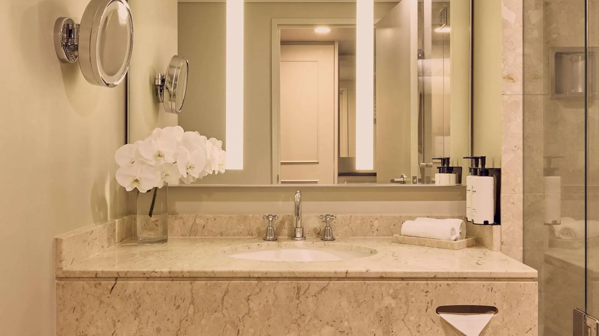 Отель Sofitel Brisbane Central