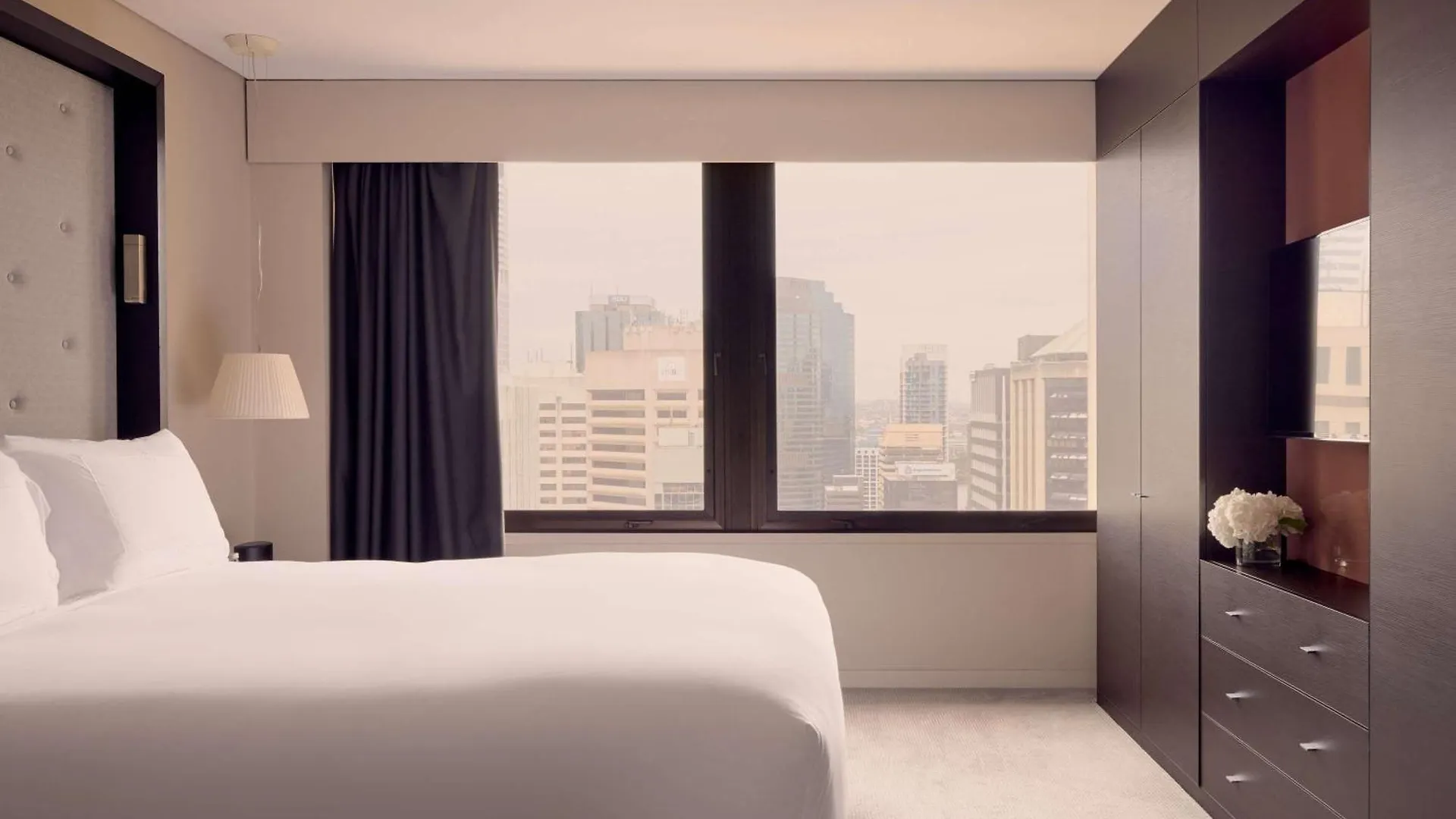Sofitel Brisbane Central 5*,