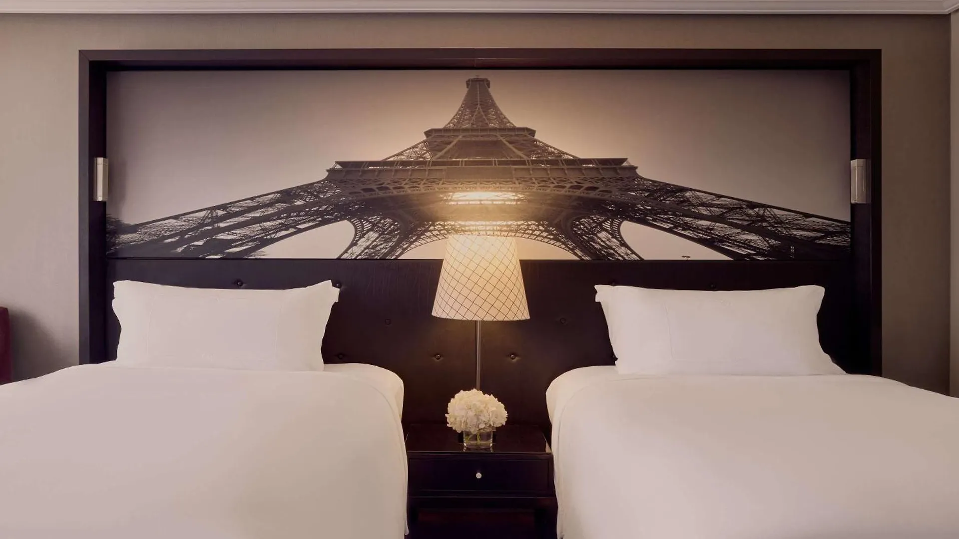 Sofitel Brisbane Central 5*,  Австралия